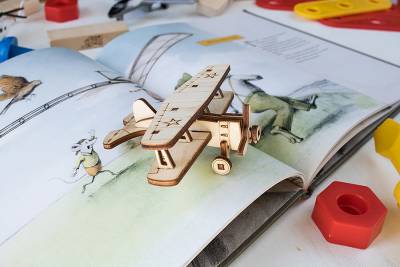 Технические сказки. Как собрать самолет. Мартин Содомка